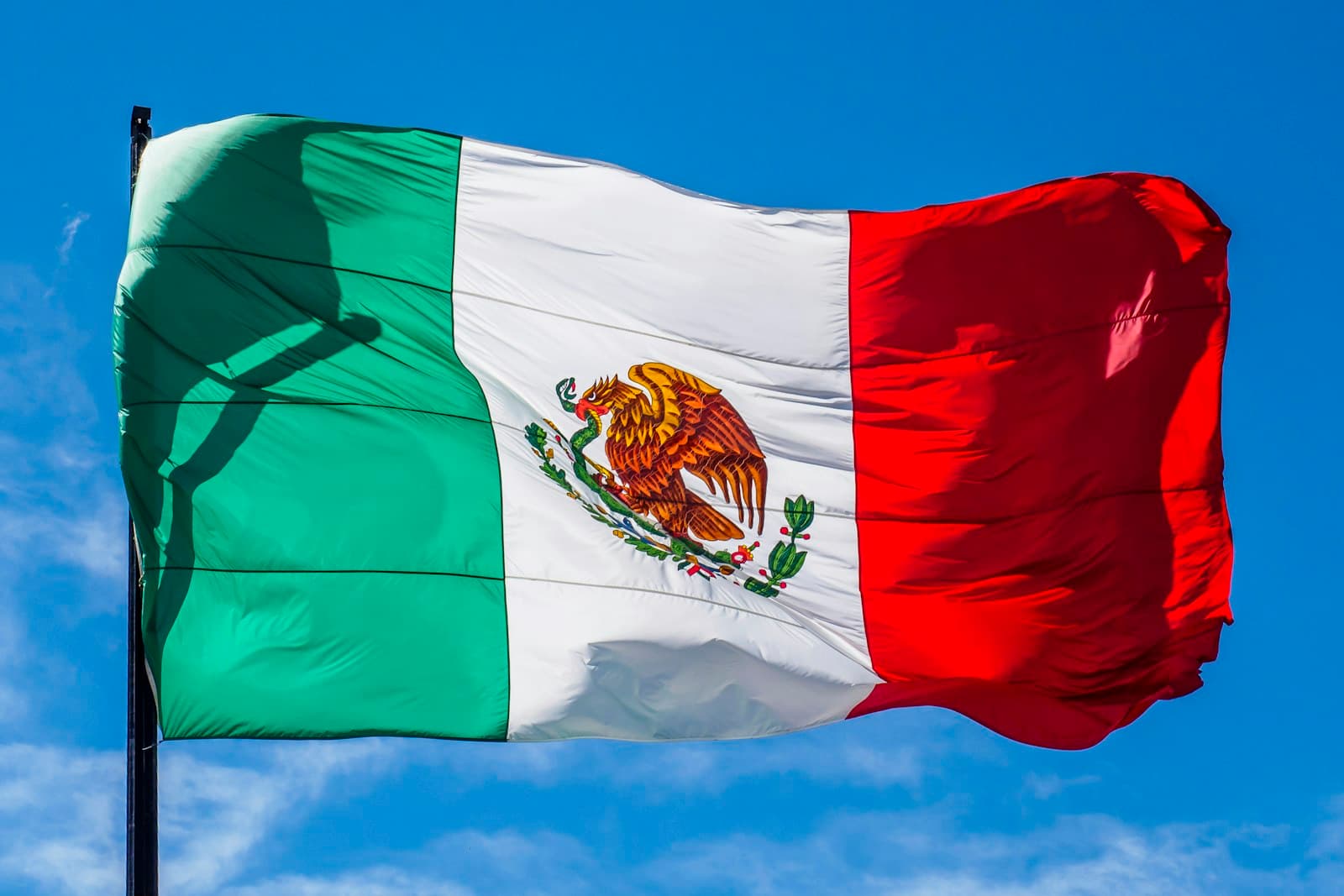 Álamos — green white and red flag