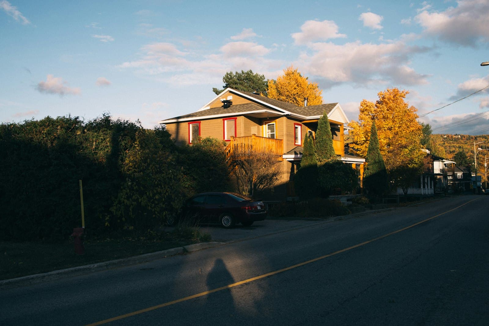 Baie-Saint-Paul — brown concrete house
