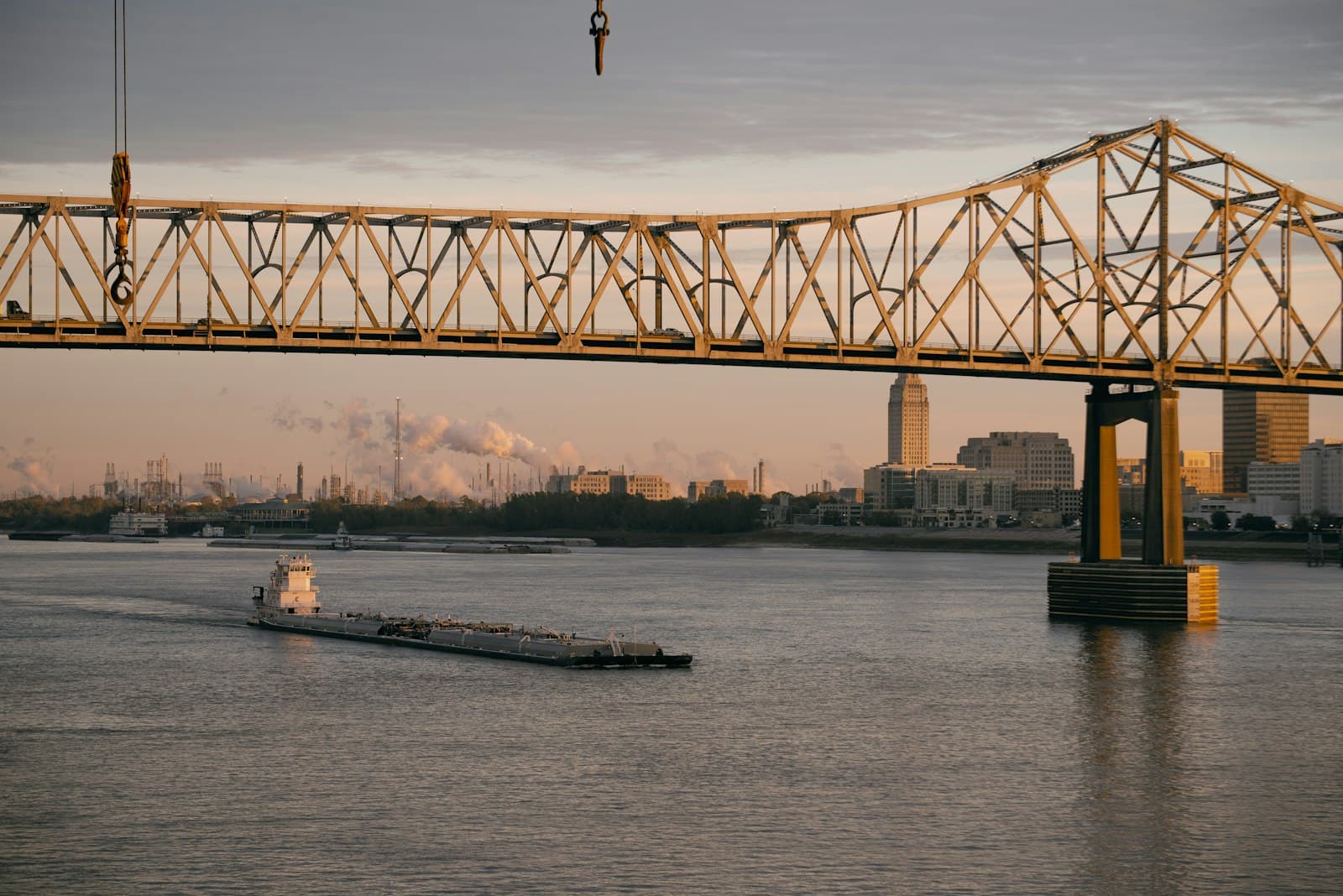 Baton Rouge — a bridge over a body of water