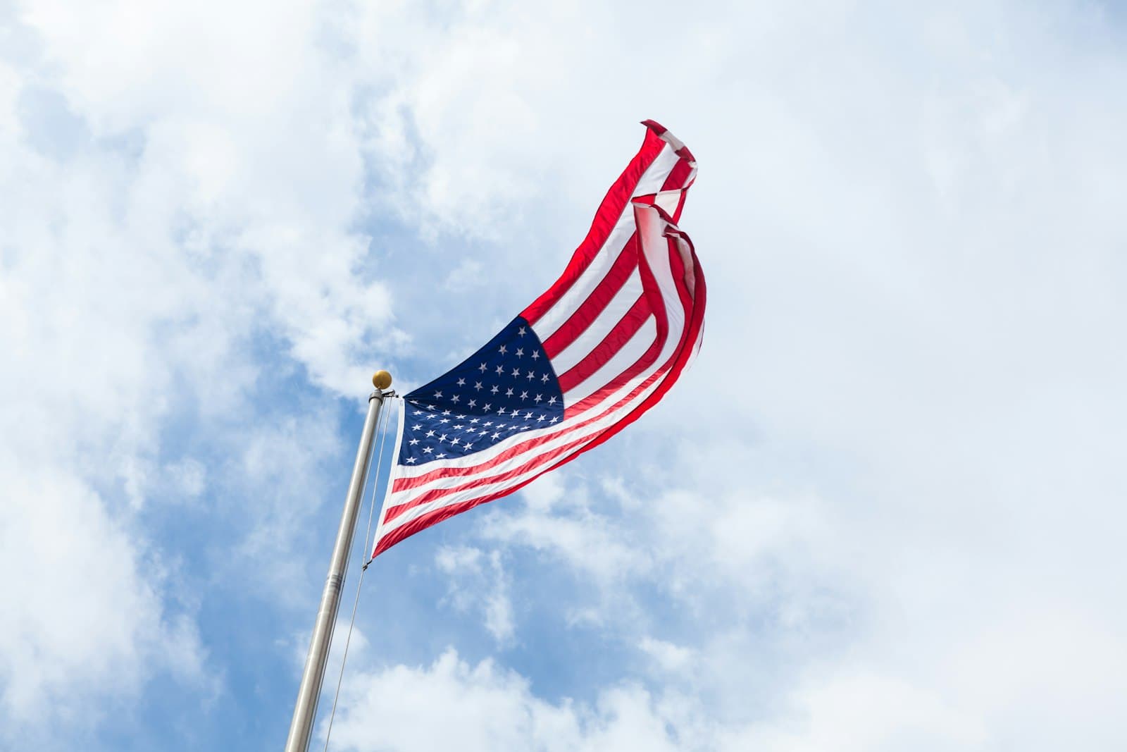 Beacon — flag of USA with flag pole