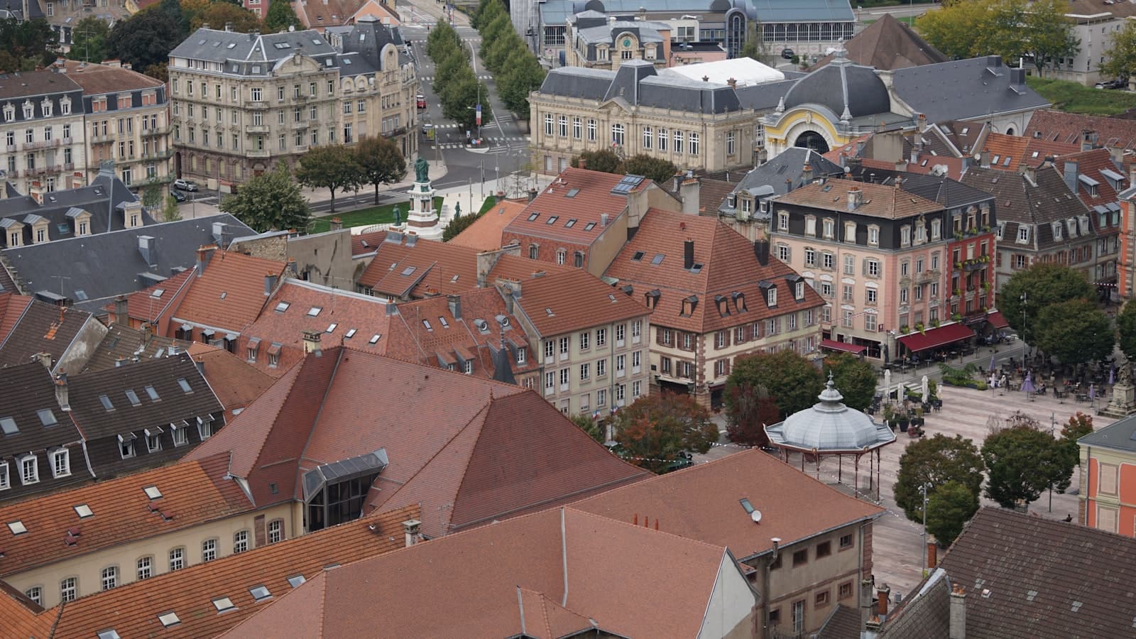 Belfort — An aerial view of a city with many buildings