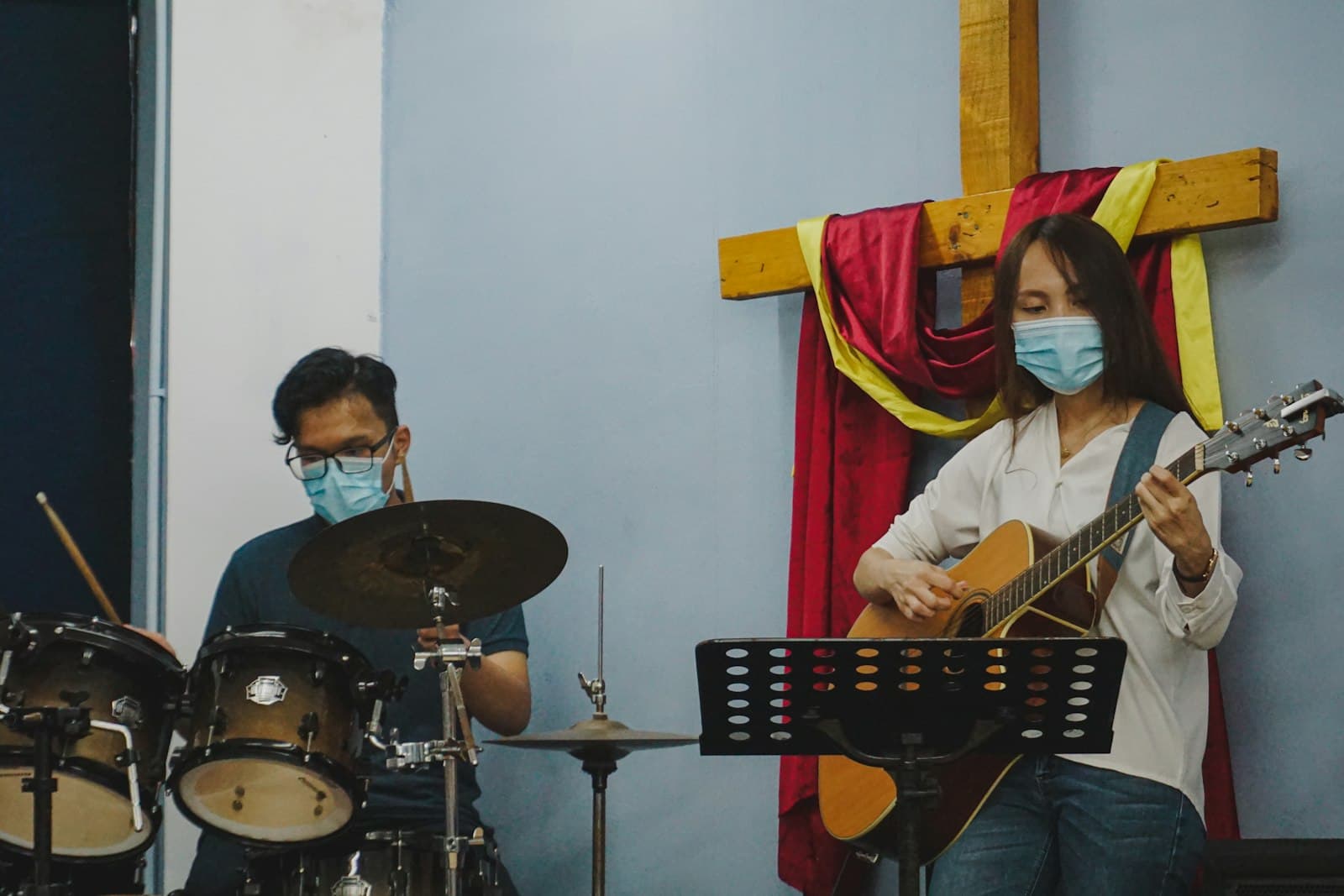Bintulu — man in white dress shirt playing guitar