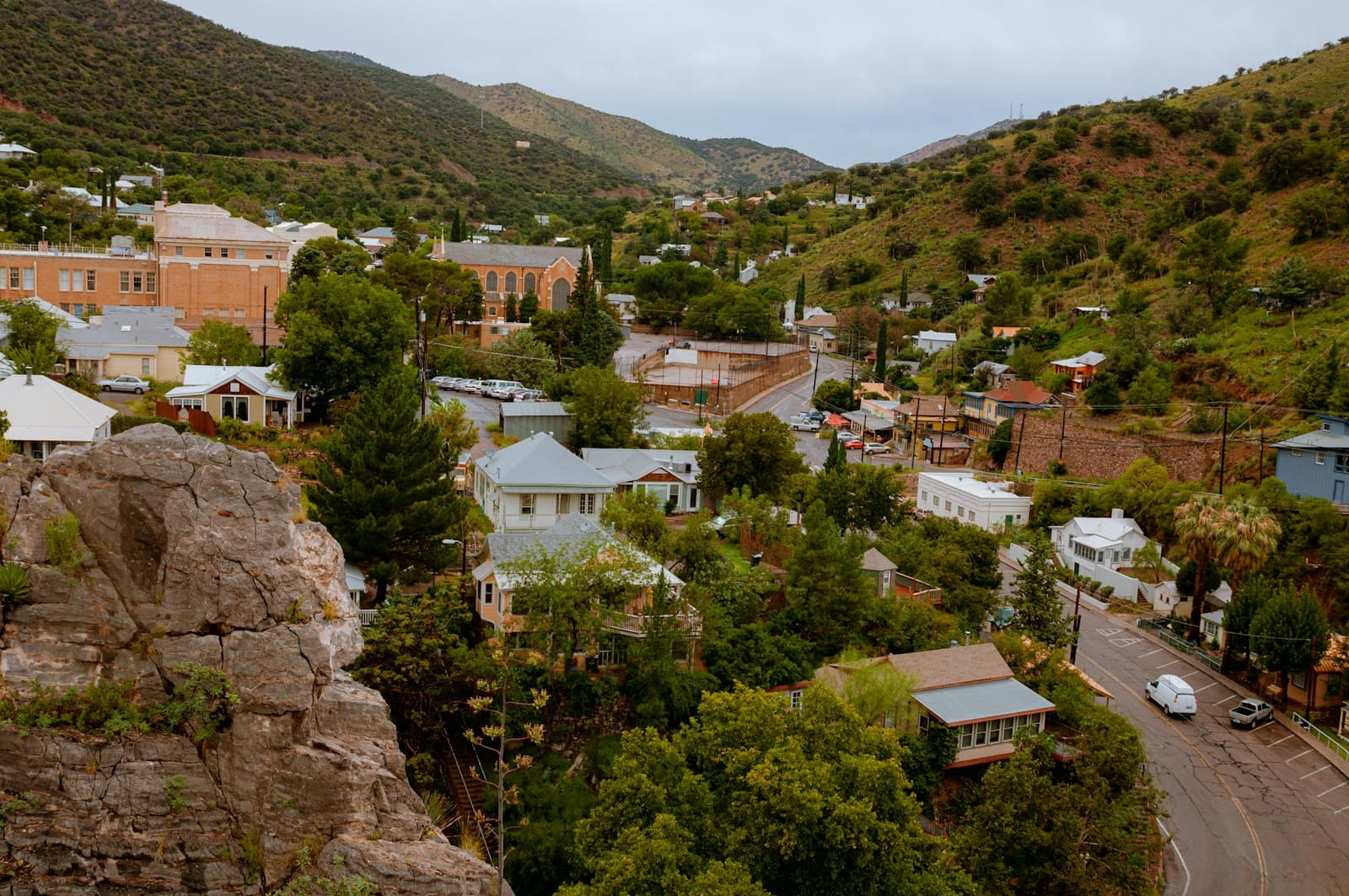 Bisbee — white and brown concrete houses on mountain during daytime
