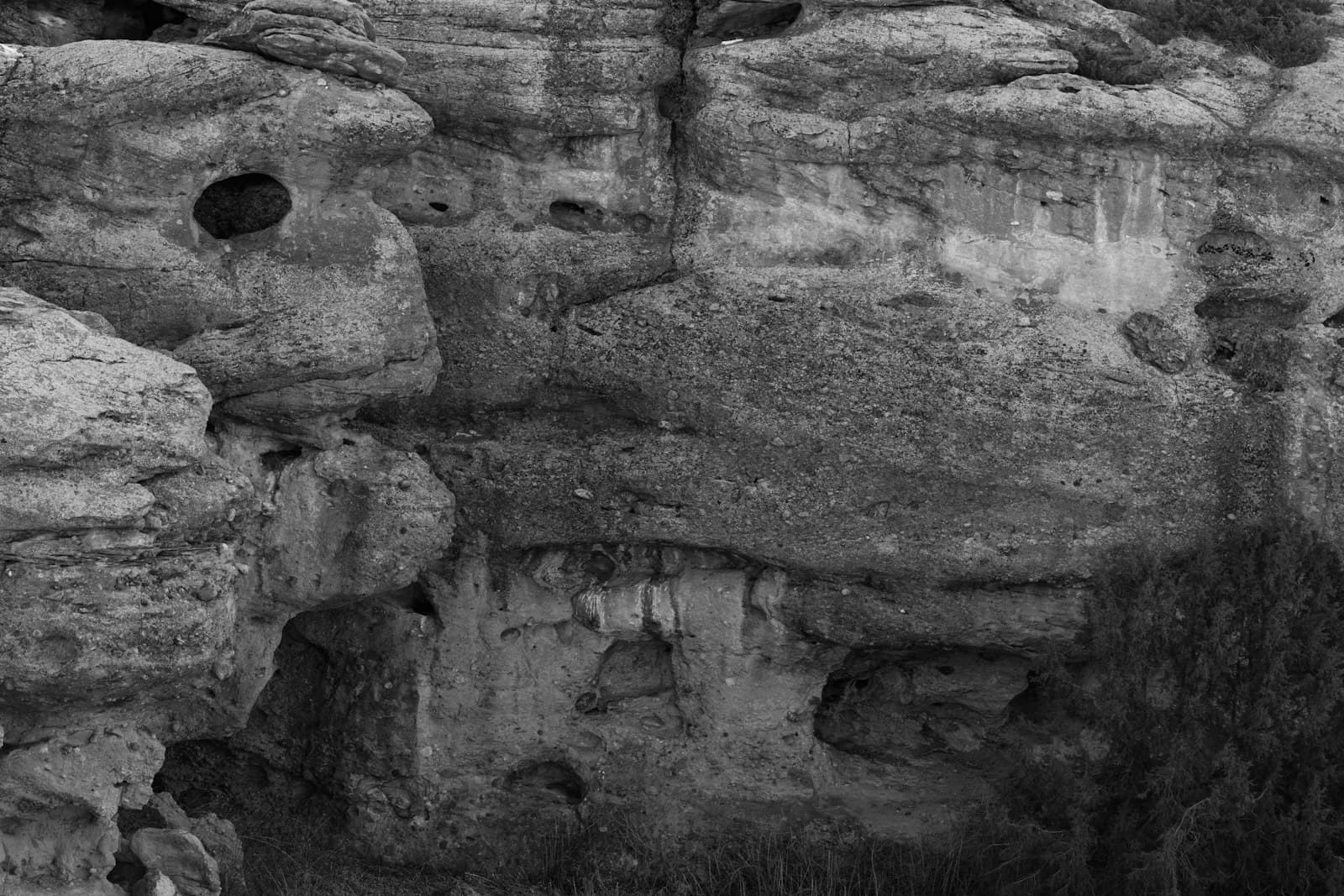 Blowing Rock — a black and white photo of some rocks