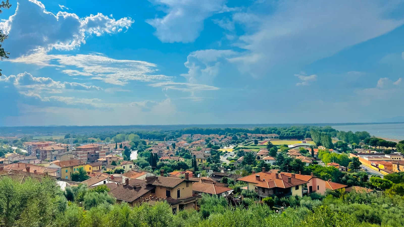 Castiglione del Lago — a city with many buildings