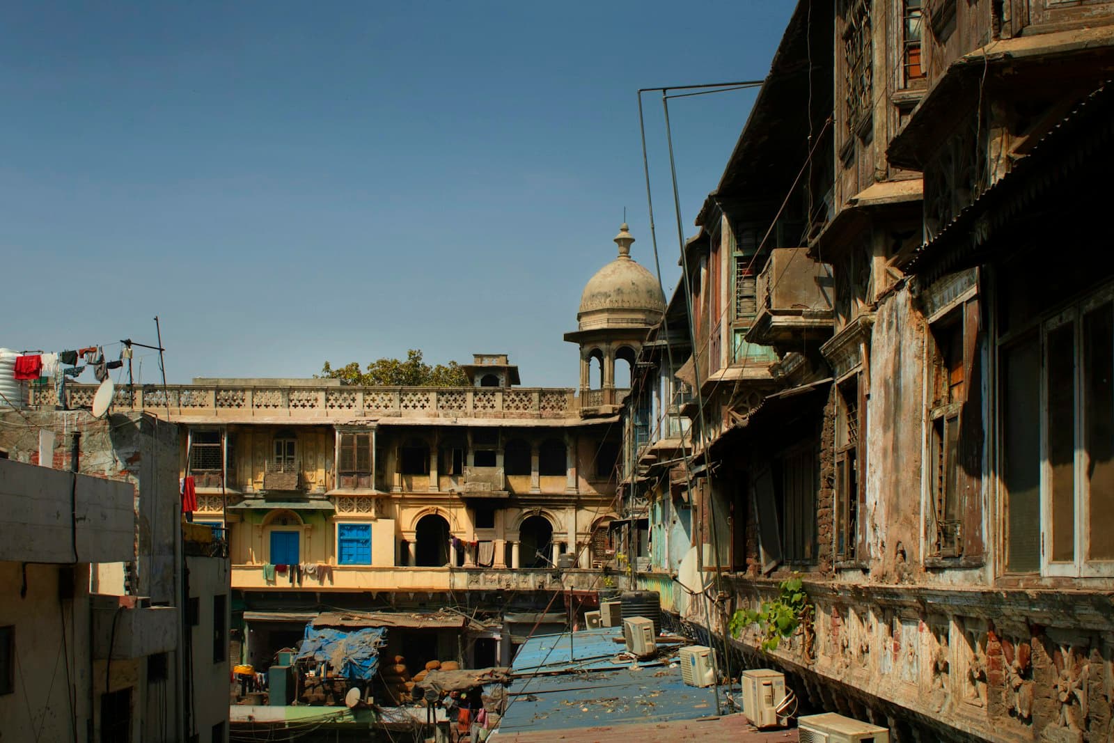 Chanderi — a street with buildings on both sides