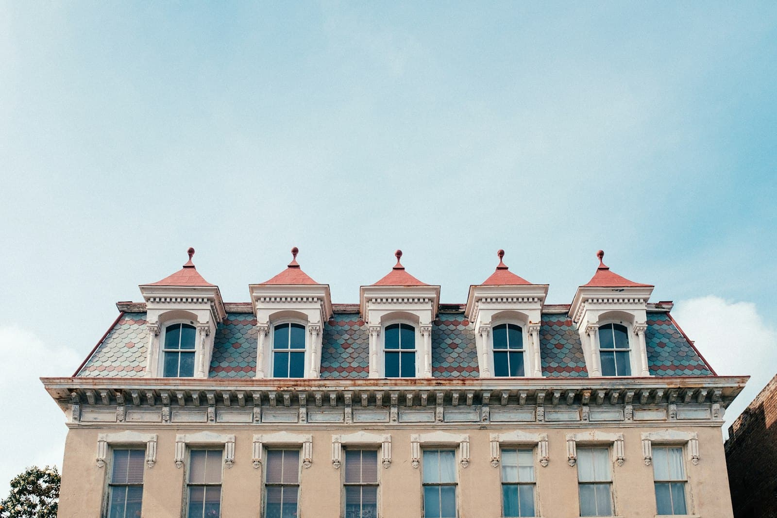 Charleston — beige concrete building under white sky during daytime