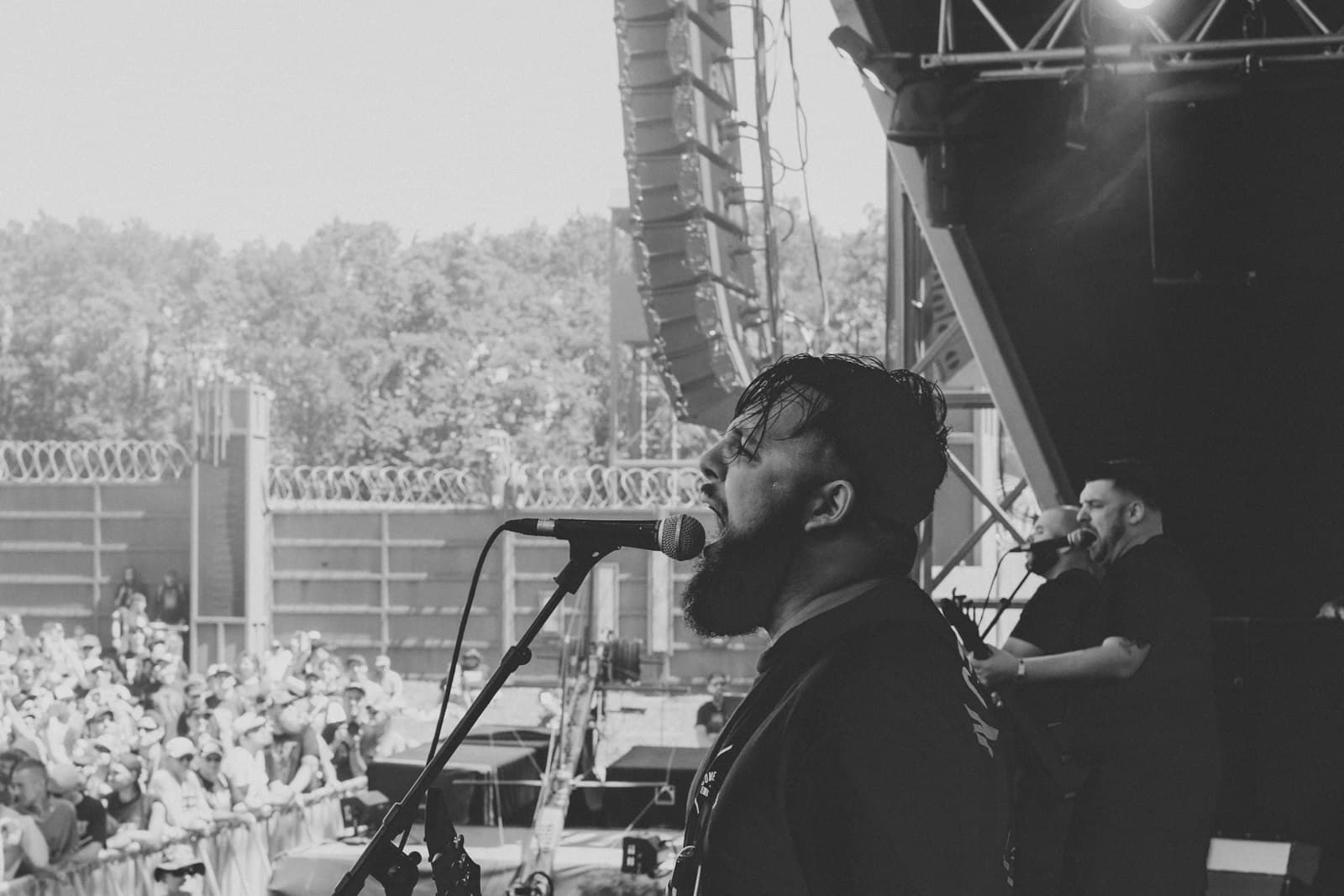 Clisson — man singing on stage