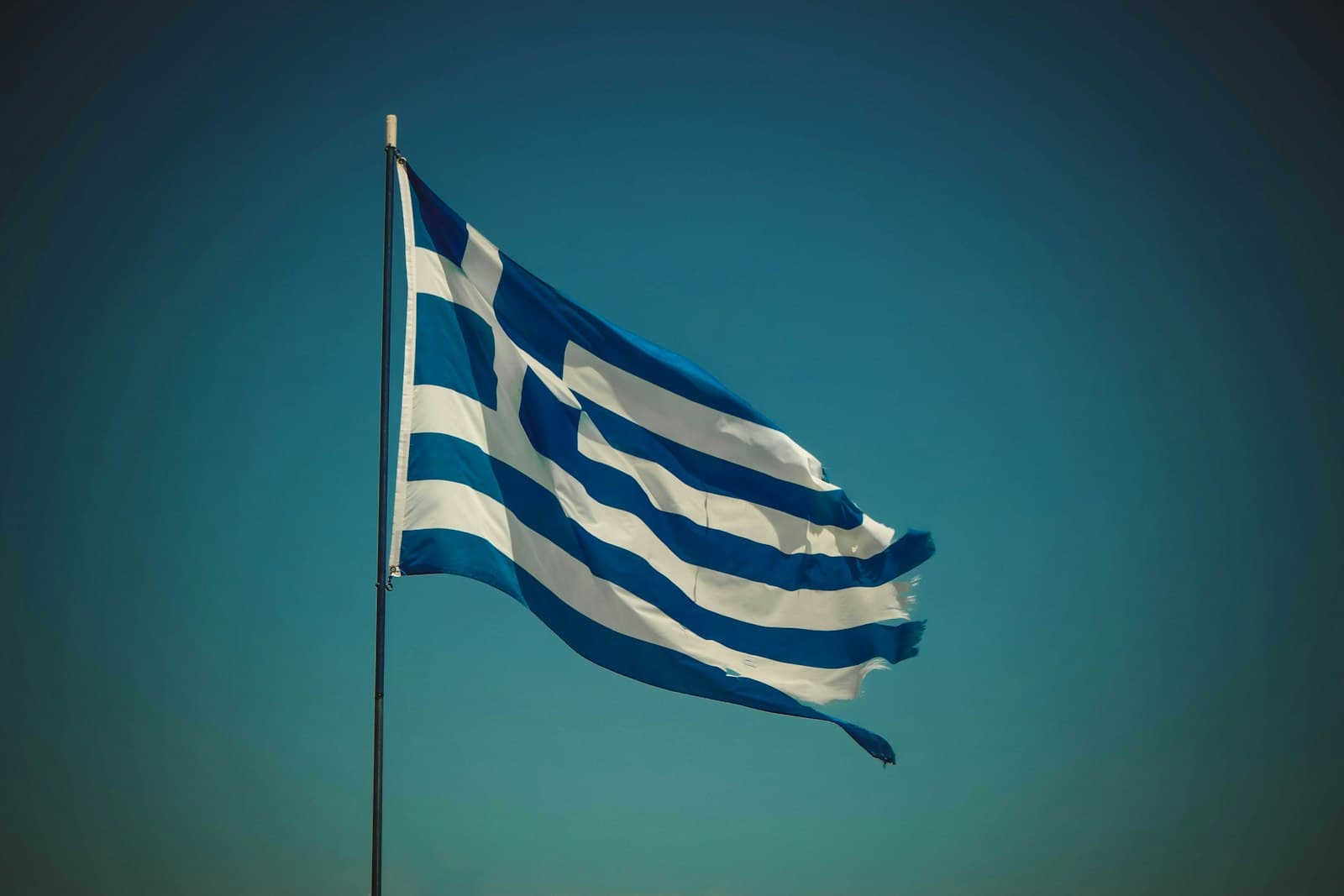 Corfou — blue and white striped flag placed on pole