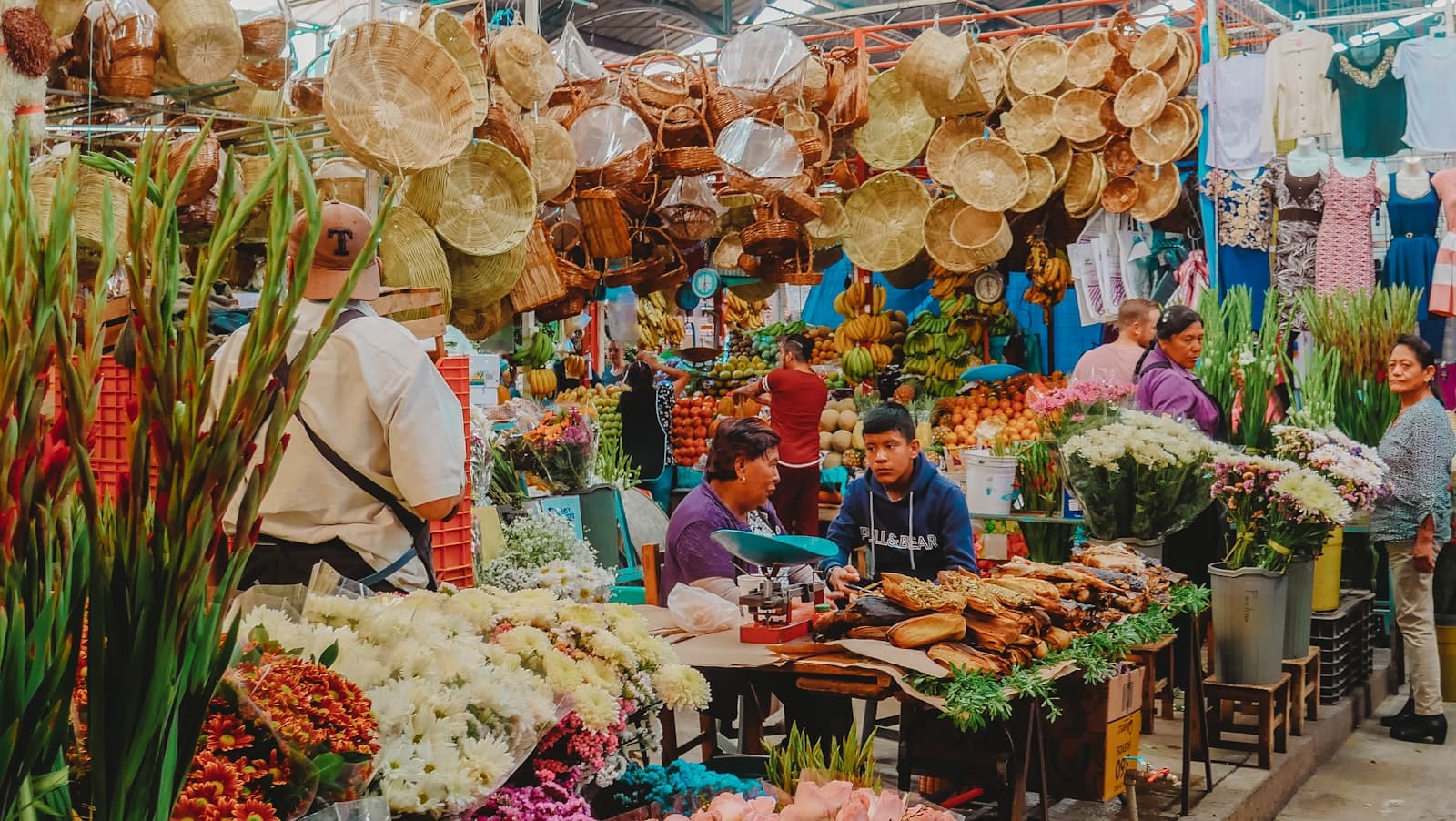 Creel — people in market during daytime