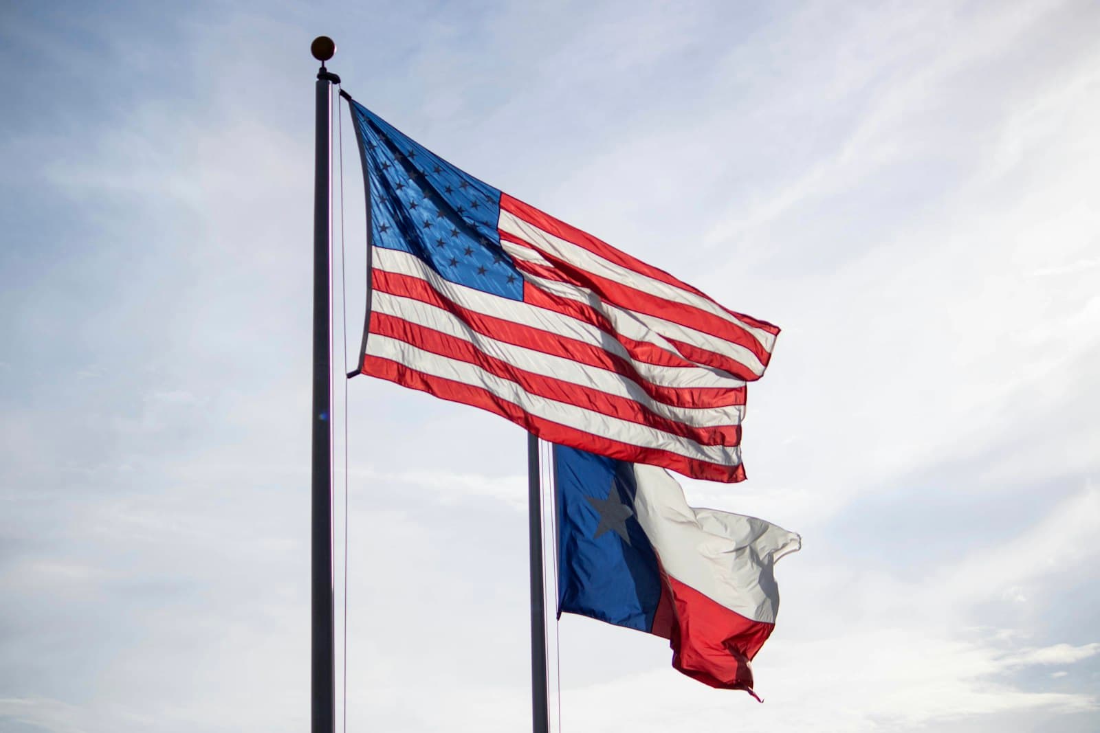 Dallas — us a flag on pole