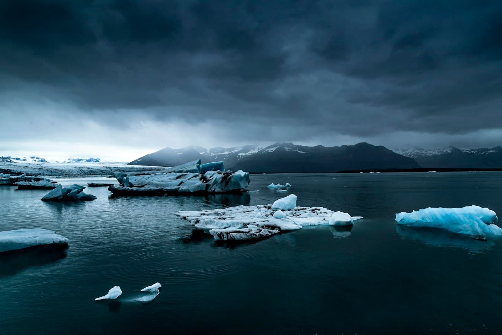 Egilsstaðir — glacier near body of water