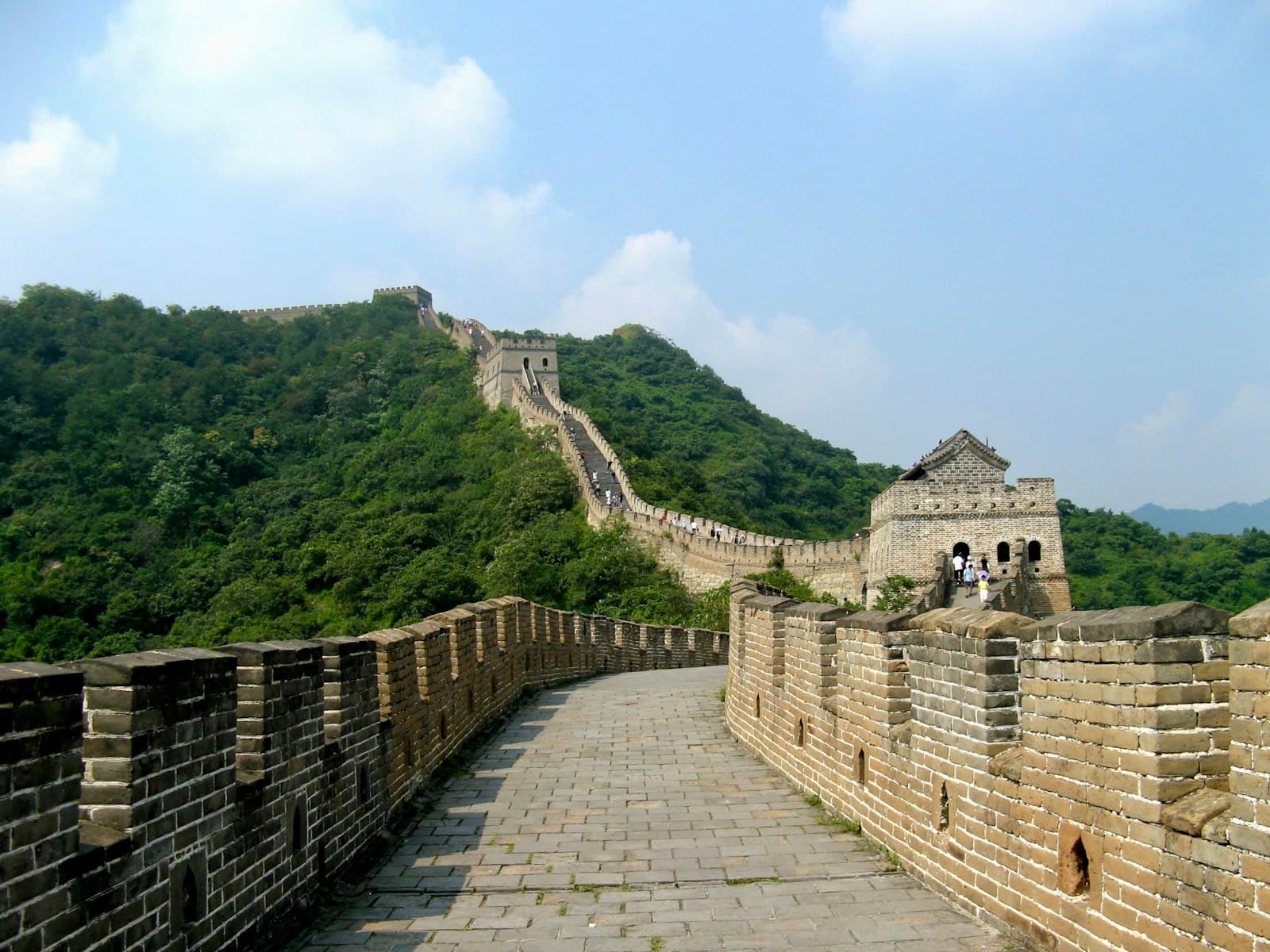 Great Wall of China — the great wall of china on a sunny day