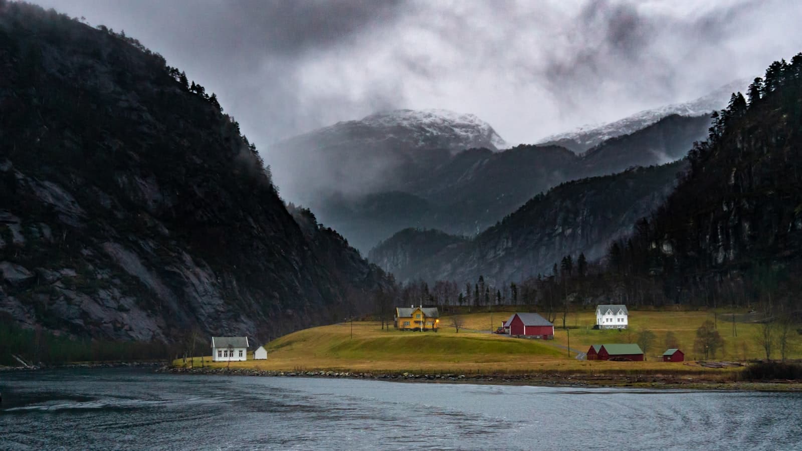 Hammerfest — houses in near mountains and trees during daytime
