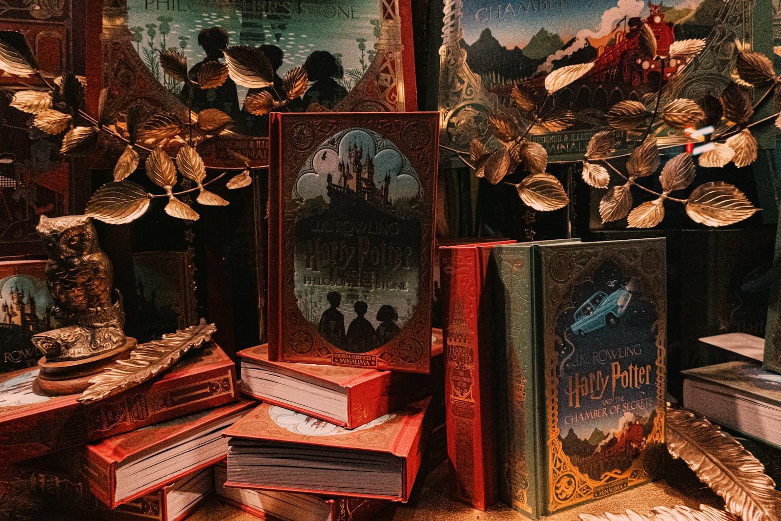 Harry Potter's London — red and brown wooden shelf