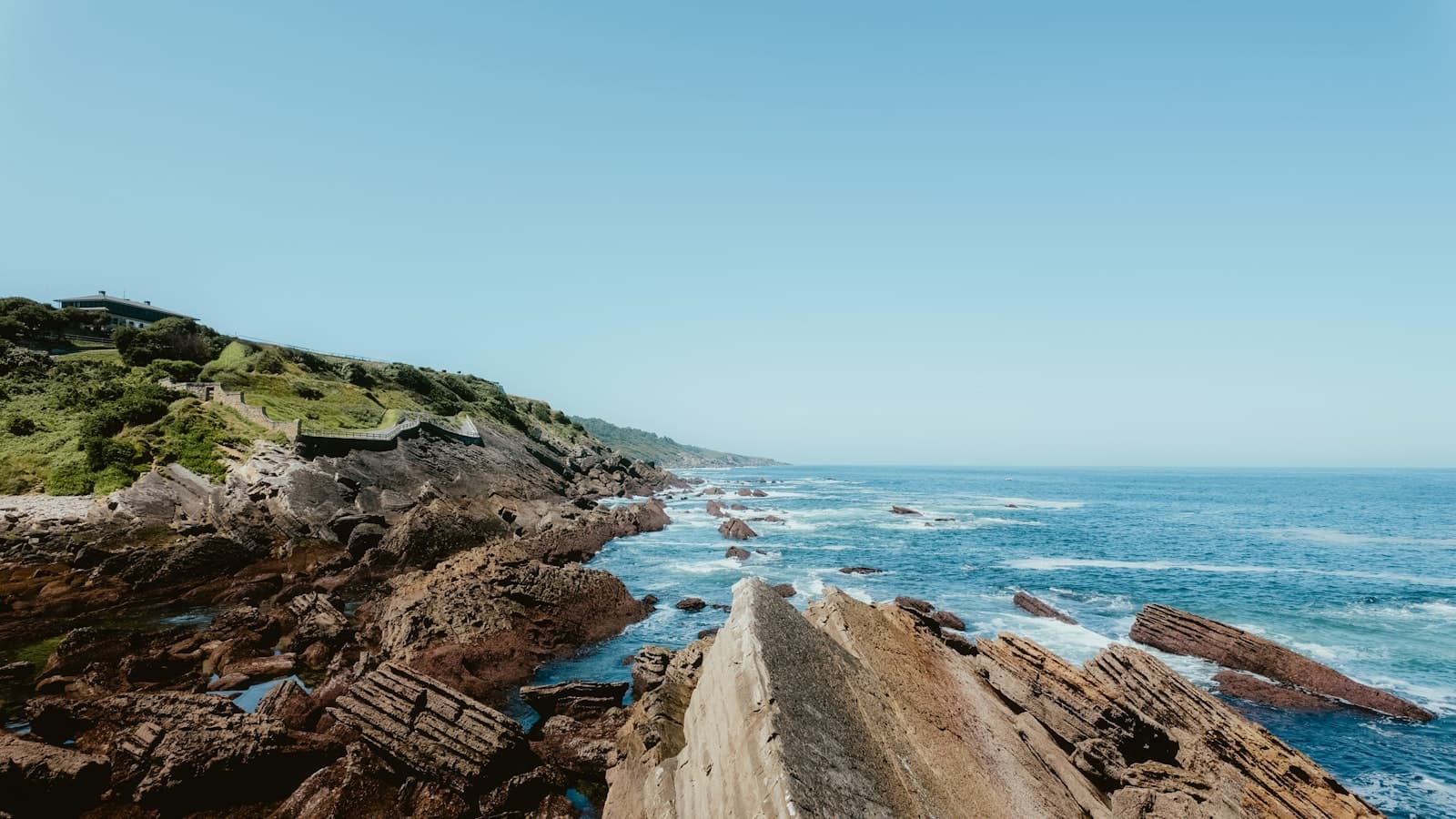 Hondarribia — A view of the ocean from the top of a hill