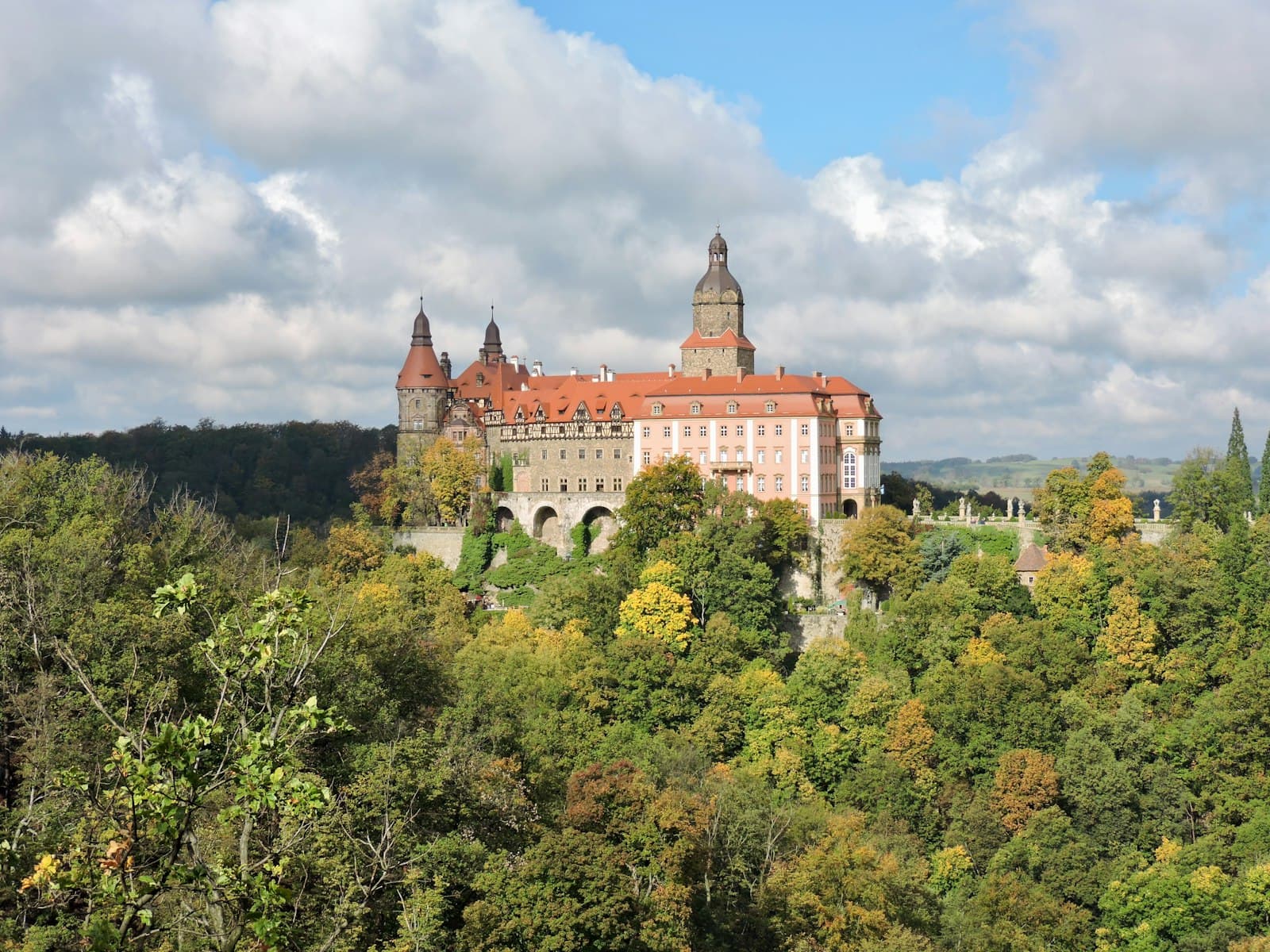 Książ — building near forest during day