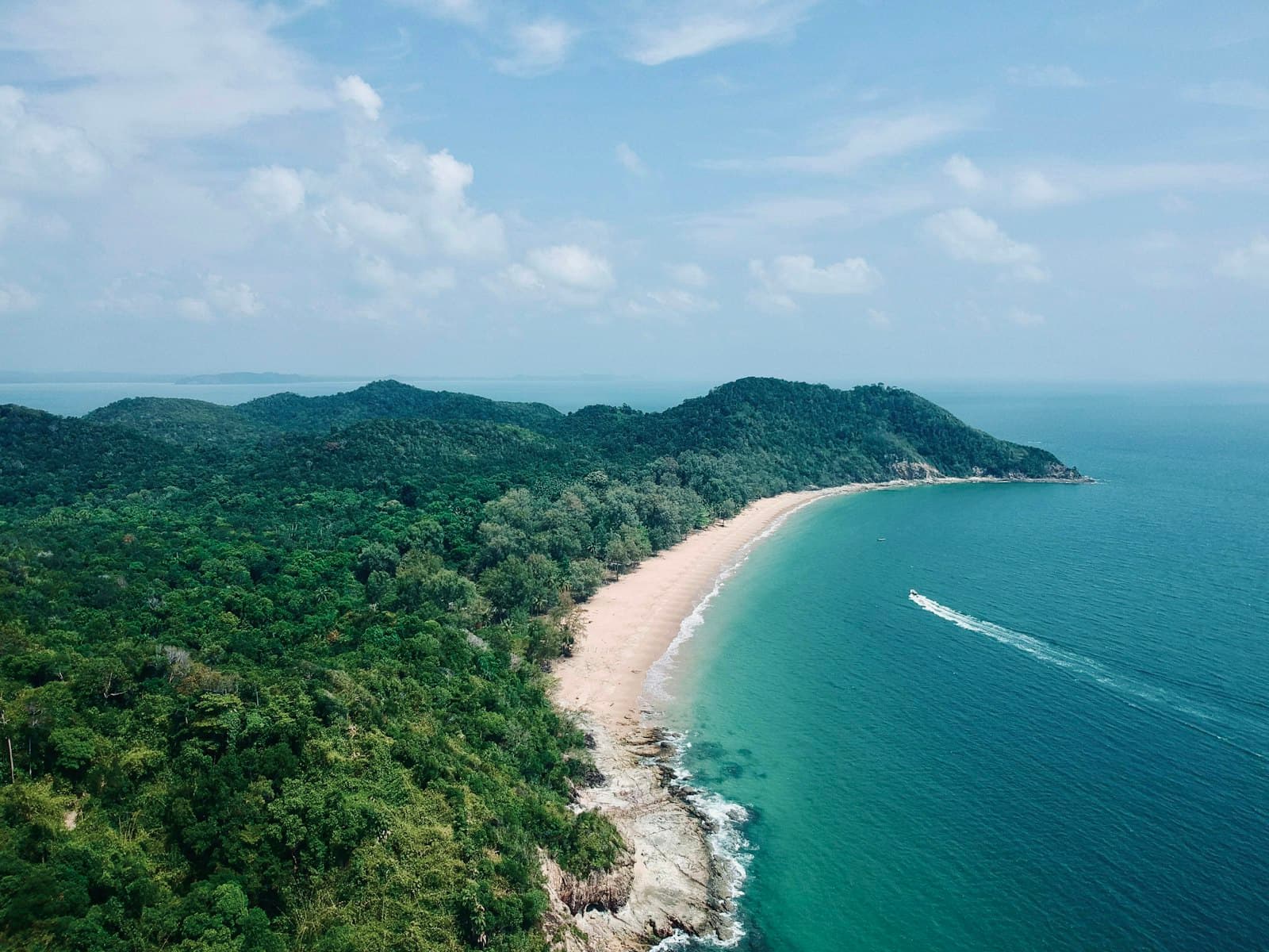 Mersing — green trees on island during daytime
