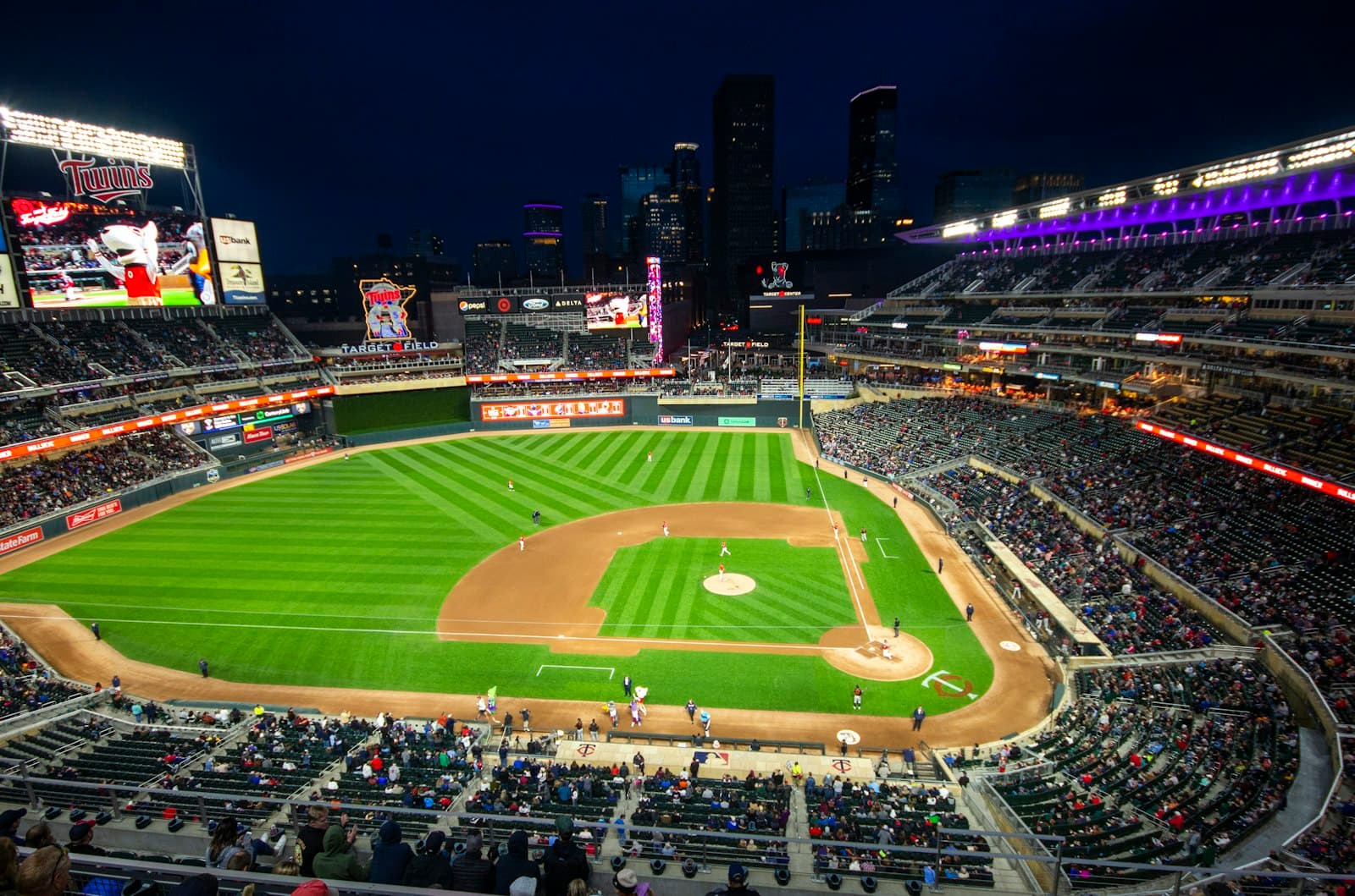 Minneapolis — baseball stadium