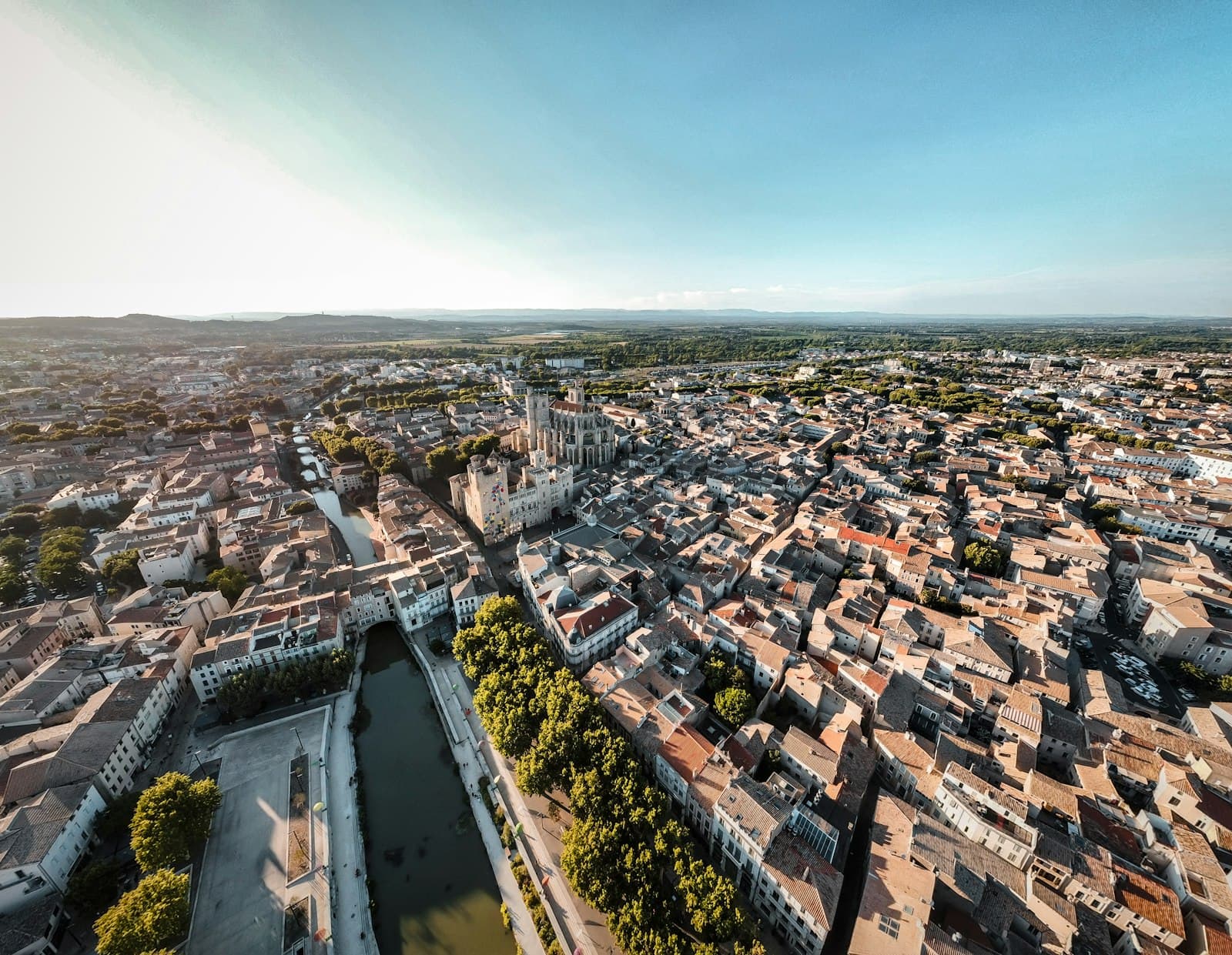 Narbonne — An aerial view of a city with lots of buildings