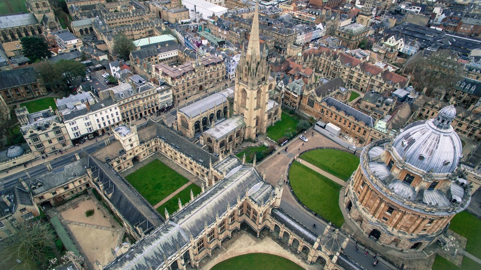 Oxford — bird's eye photography of gray gothic building