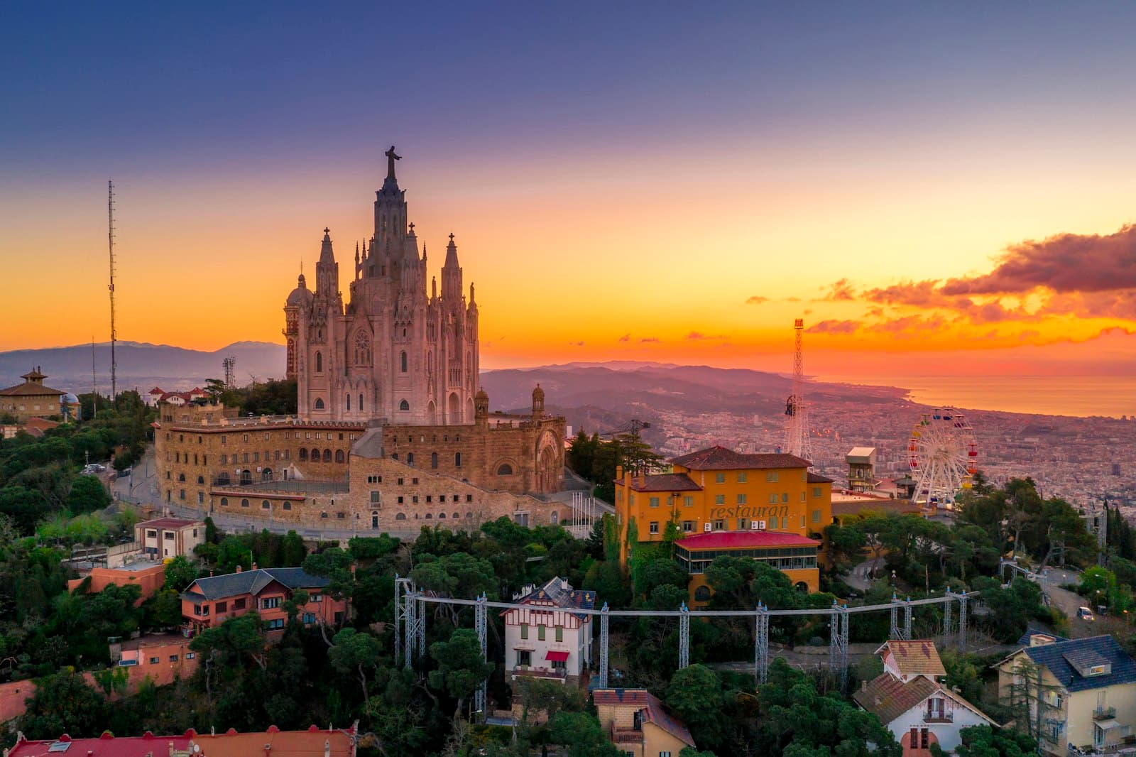 Palma de Mallorca — cathedral on hill