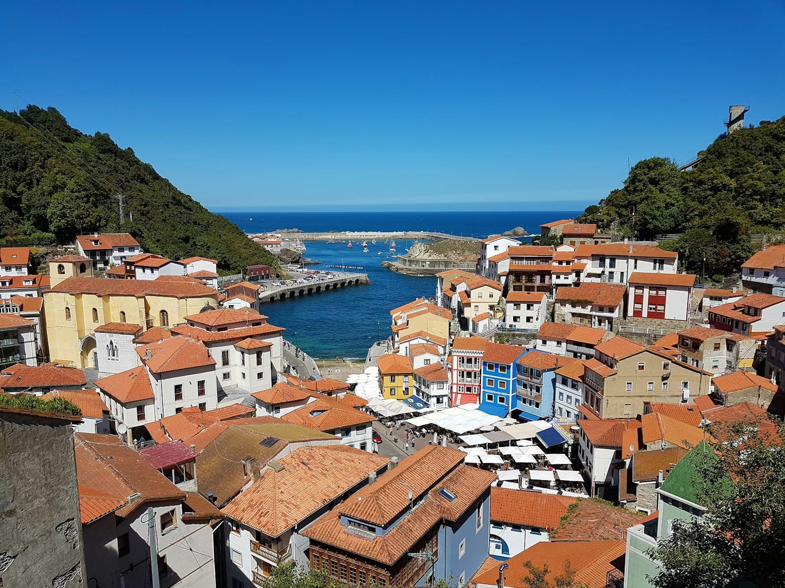Ribadeo — aerial view of houses facing ocean