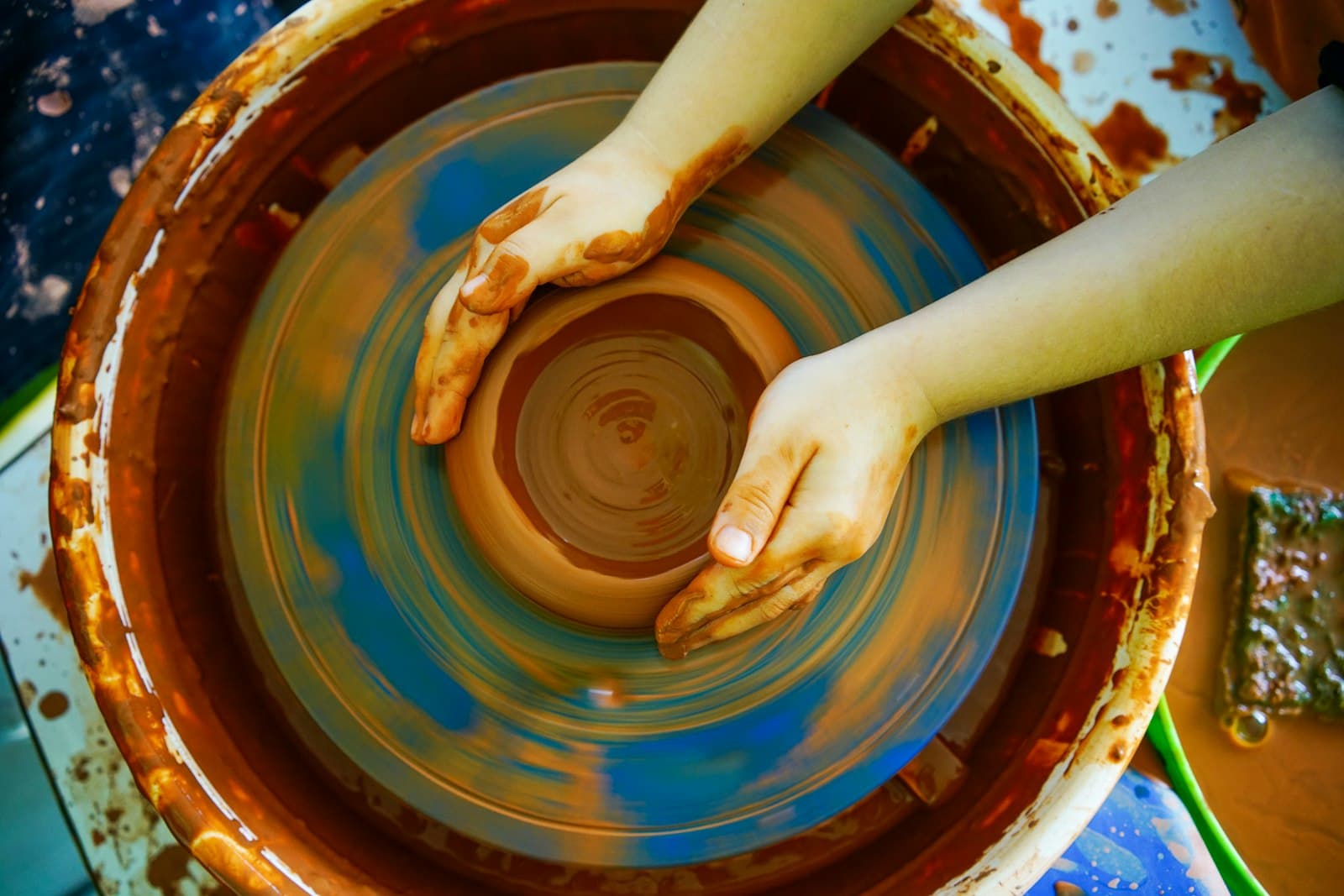 Samsun — person making clay pot