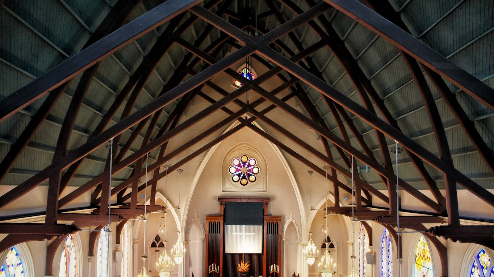 San Jose — interior of a white and brown church