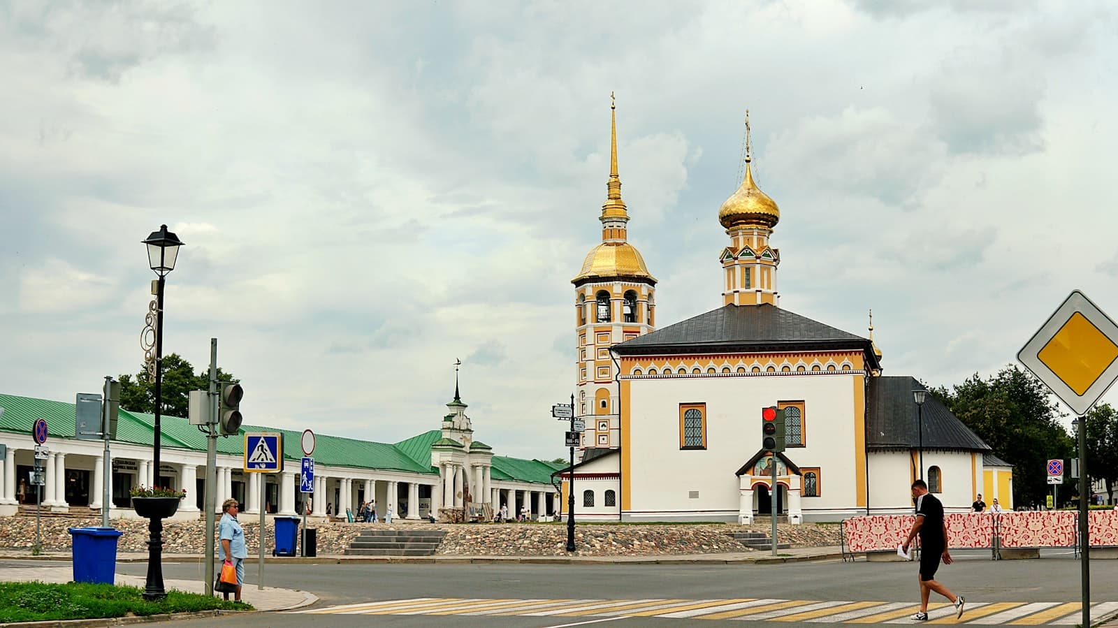 Sergiyev Posad — A beautiful church stands on a cloudy day.