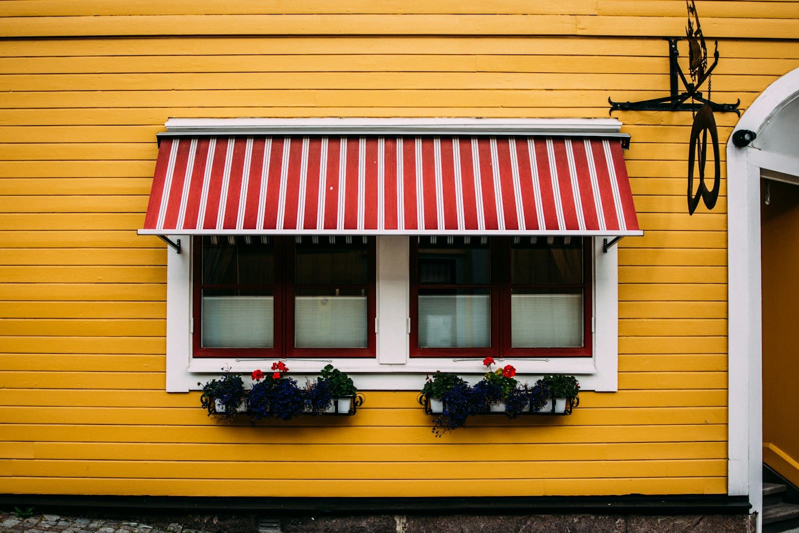 Sigtuna — closed glass window