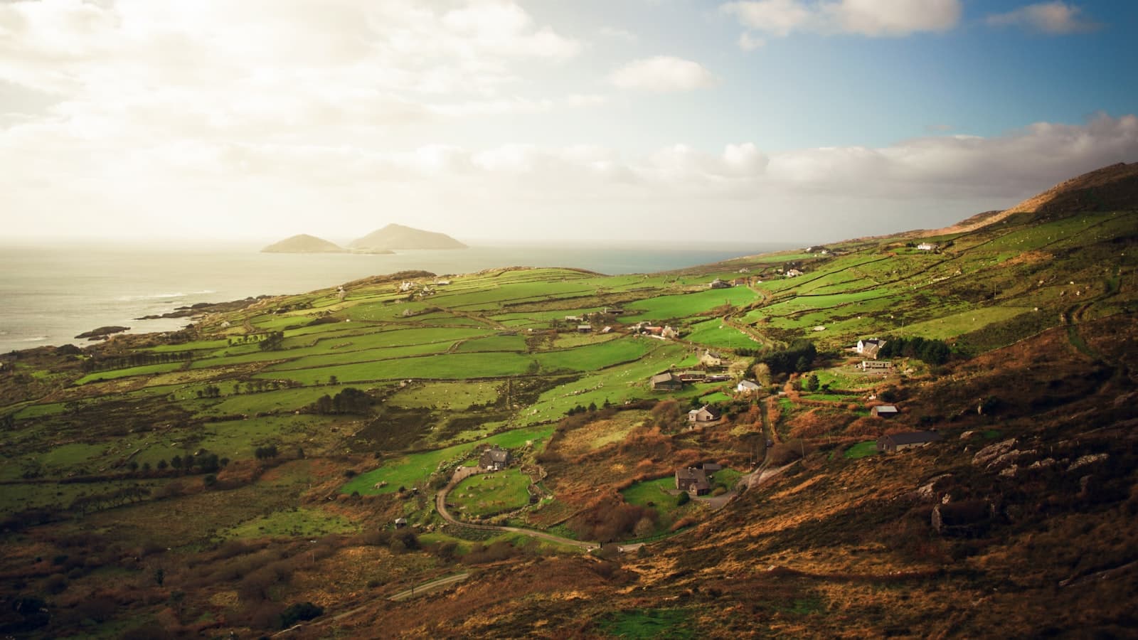 Sligo — aerial photo of plains