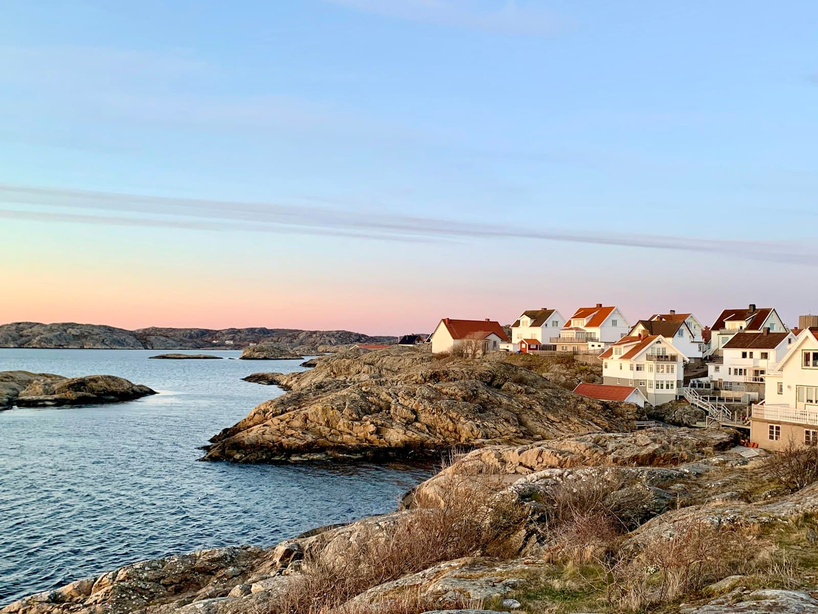 Smögen — houses near body of water during daytime