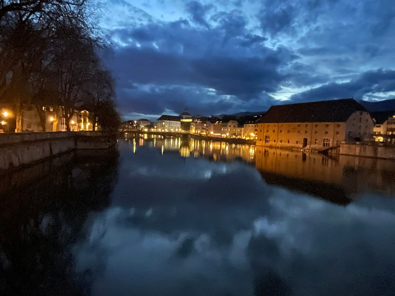 Solothurn — a body of water surrounded by buildings and trees