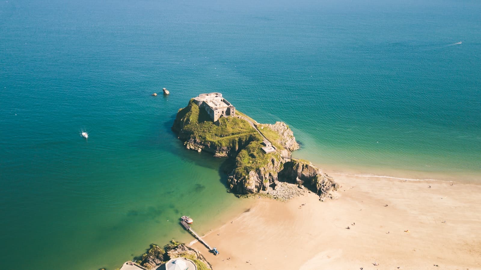 Tenby — bird's eye view of island