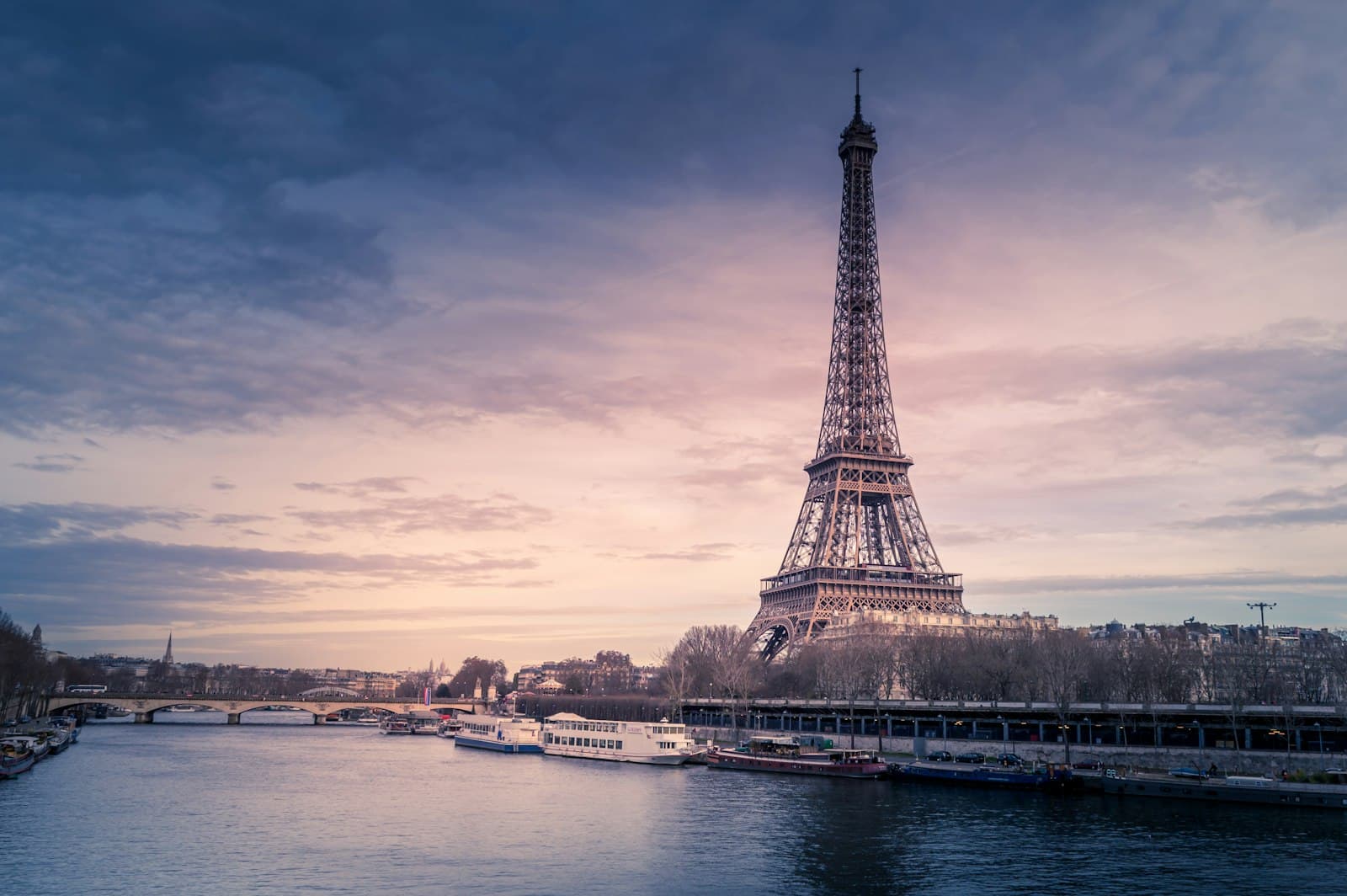 Tours — Eiffel Tower, Paris France