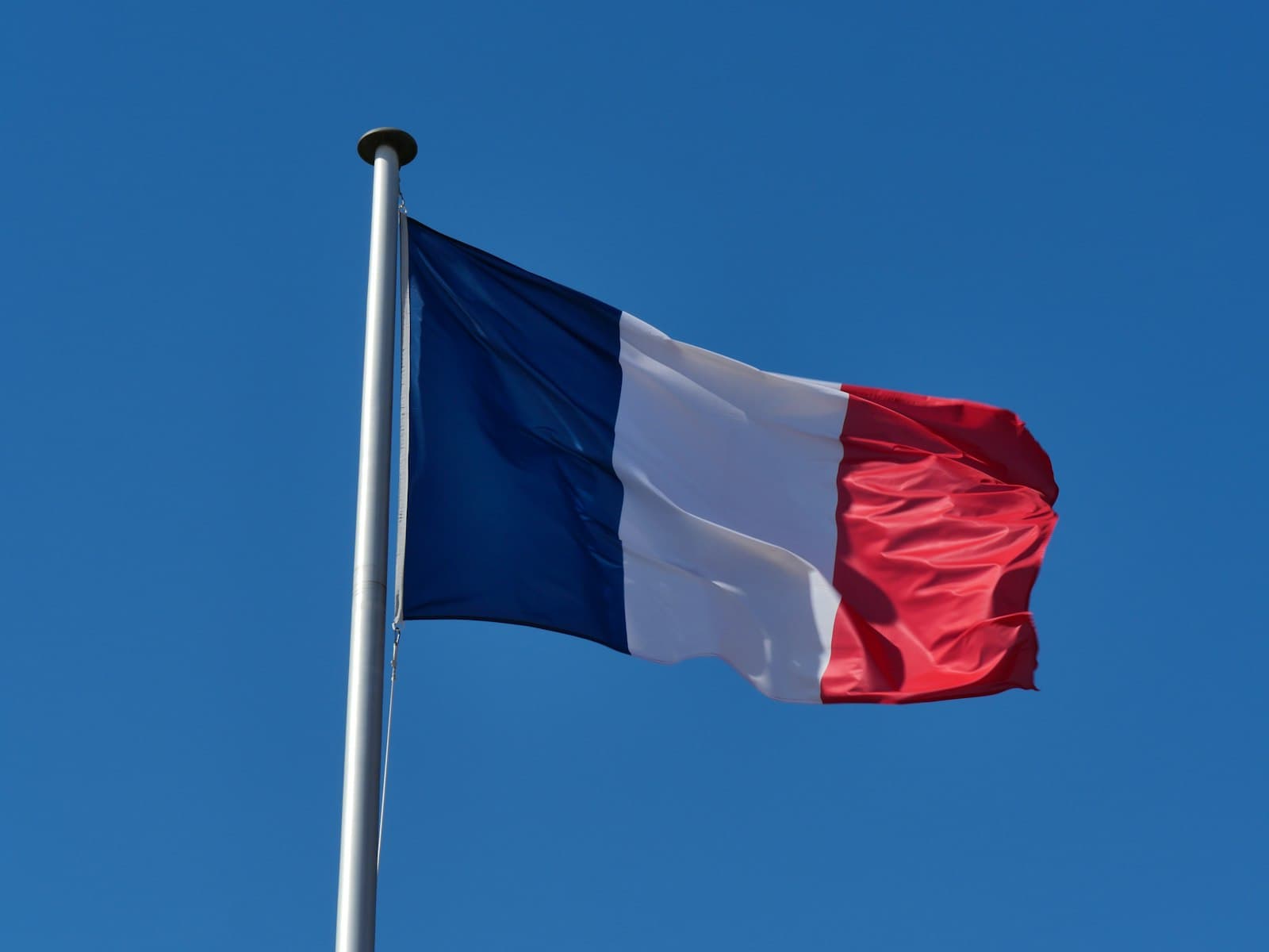 Tulle — white red and blue flag
