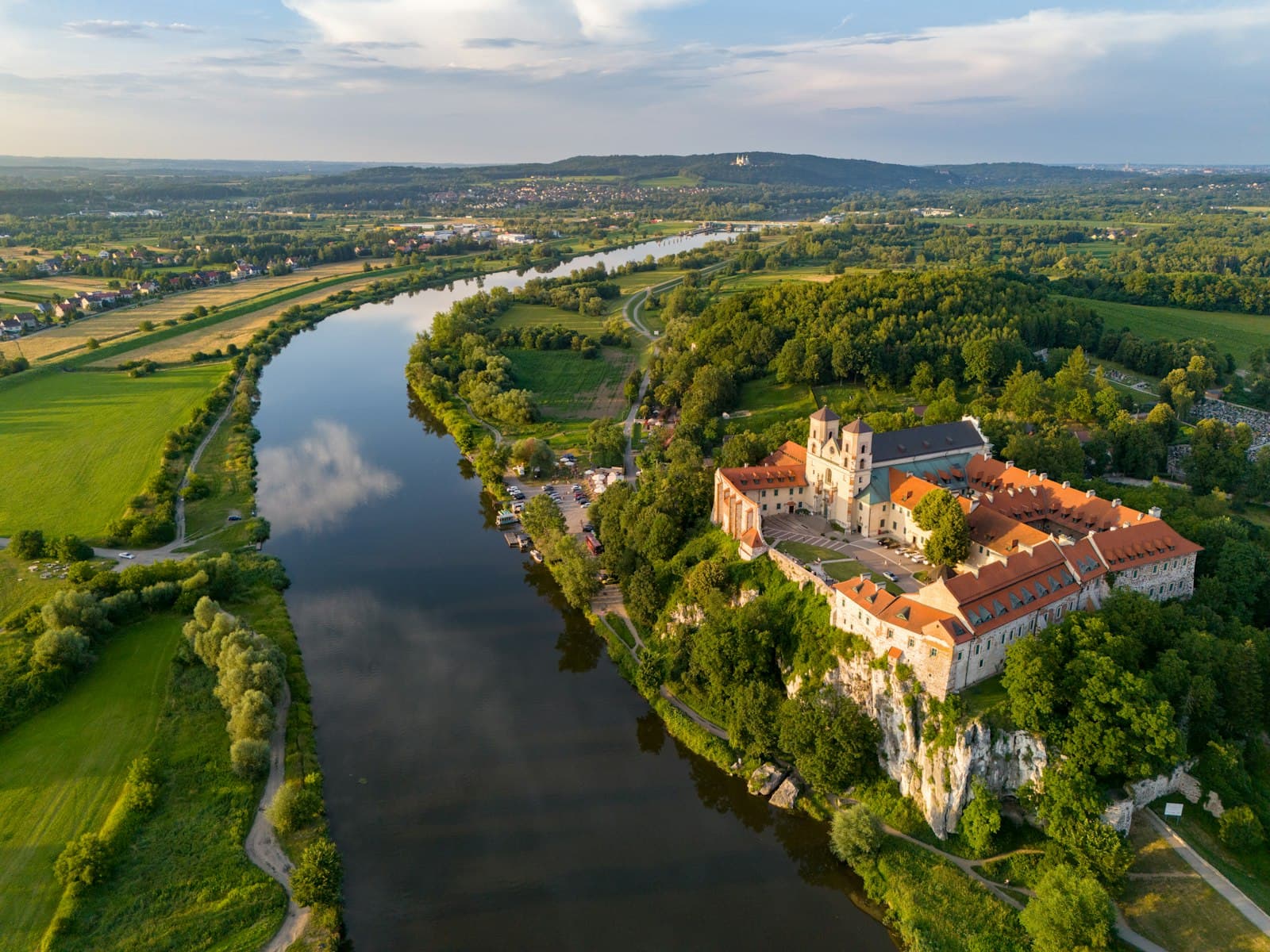 Wisła — An aerial view of a castle and a river
